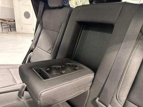 Used 2024 Chevrolet Tahoe Z71 w/ Luxury Package AWD/4WD image 42