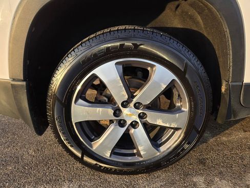 Used 2018 Chevrolet Traverse LT image 44