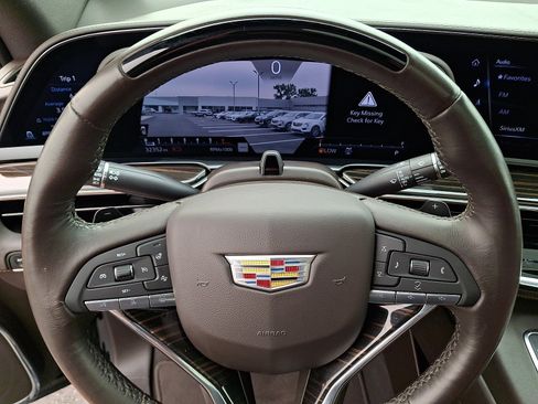 Used 2024 Cadillac Escalade Premium Luxury AWD/4WD image 14