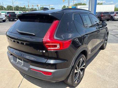 Used 2022 Volvo XC40 T5 R-Design w/ Advanced Package AWD/4WD image 6