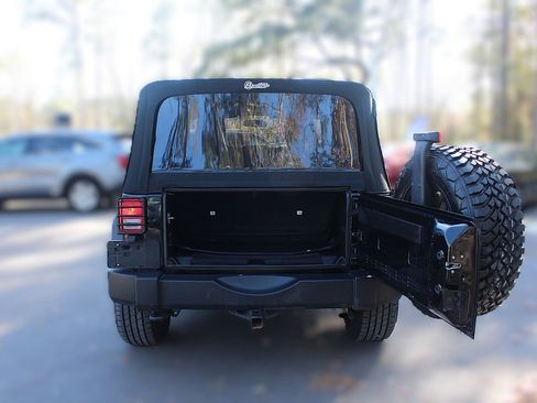 Used 2015 Jeep Wrangler Sport image 10