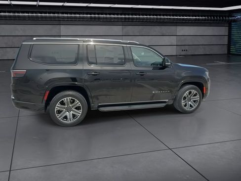 Used 2024 Jeep Wagoneer Series II w/ Flexible Seating Group AWD/4WD image 9