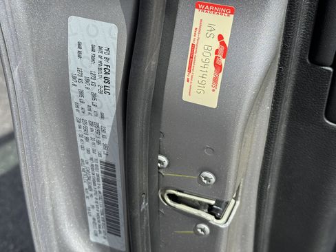 Used 2020 Jeep Cherokee Limited image 34