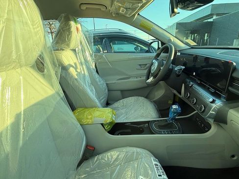 New 2026 Hyundai Kona SE image 10