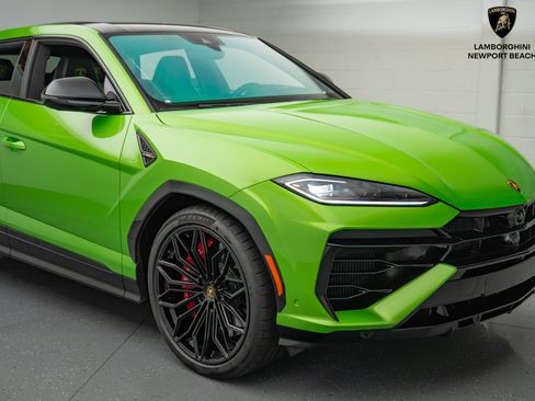 Used 2025 Lamborghini Urus SE image 2