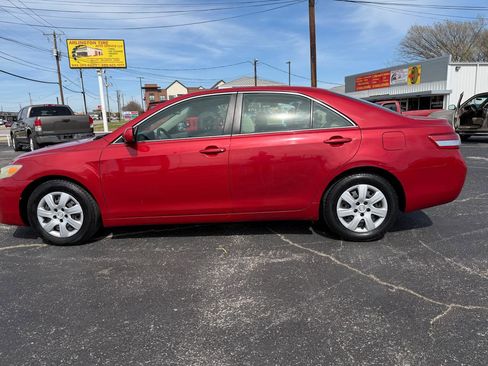 Used 2010 Toyota Camry LE FWD image 8