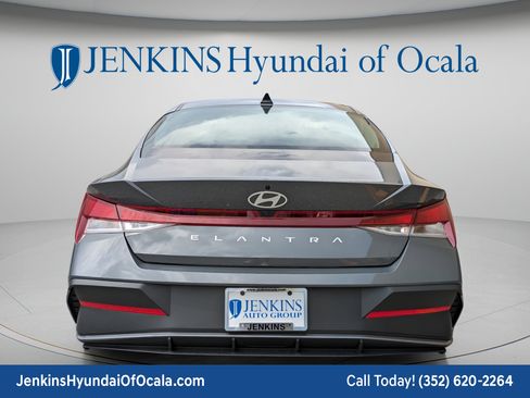 New 2026 Hyundai Elantra SE FWD image 5