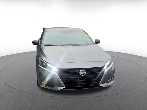 Used 2025 Nissan Altima 2.5 SV FWD image 4
