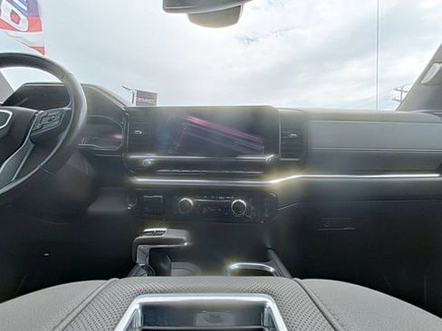 Used 2022 GMC Sierra 1500 SLT w/ SLT Convenience Package image 25