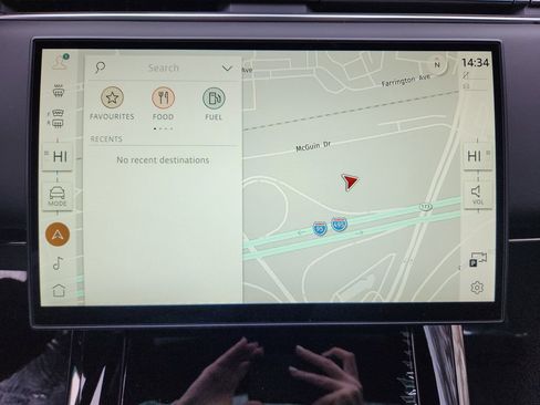 Used 2025 Land Rover Range Rover Sport SE image 21