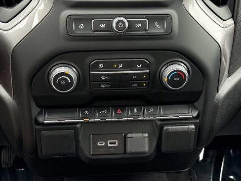 Used 2022 Chevrolet Silverado 1500 Custom w/ Safety Confidence Package AWD/4WD image 6