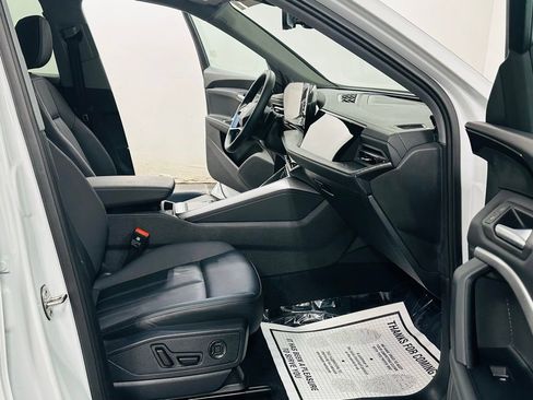 Certified 2025 Audi Q5 Premium w/ Convenience Package image 7