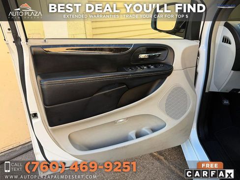 Used 2015 Chrysler Town & Country Touring FWD image 22