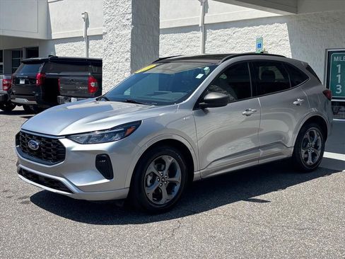 Used 2023 Ford Escape ST-Line w/ Tech Pack #1 FWD image 23