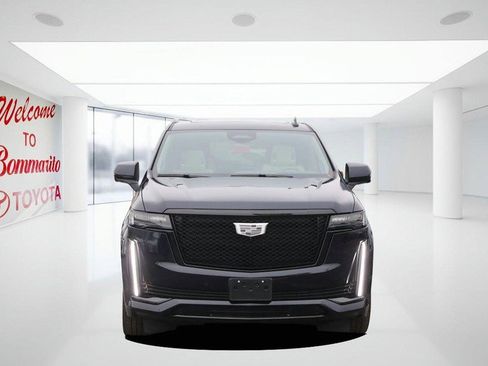 Used 2024 Cadillac Escalade Sport Platinum w/ LPO, ONYX Package image 4