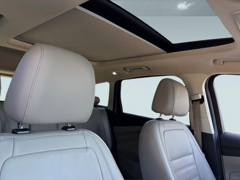 Used 2017 Ford Escape SE w/ SE Leather Comfort Package image 14