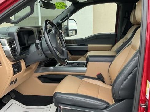 Used 2023 Ford F250 Lariat w/ Chrome Package image 18