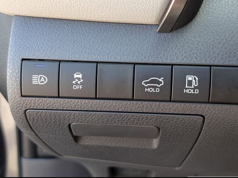 Used 2022 Toyota Camry SE image 20