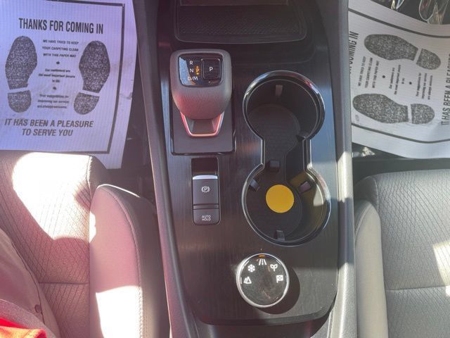 Used 2025 Nissan Rogue SV AWD/4WD image 16