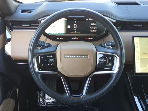 Used 2025 Land Rover Range Rover Sport SE image 23