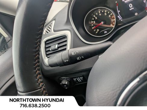 Used 2019 Jeep Compass Latitude image 27