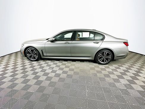 Used 2021 BMW 740i xDrive w/ M Sport Package AWD/4WD image 5
