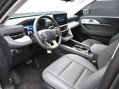 New 2026 Ford Explorer Active w/ Active Comfort Package image 19