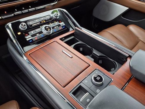 Used 2023 Lincoln Navigator L Reserve image 14