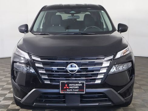 Used 2024 Nissan Rogue S AWD/4WD image 9