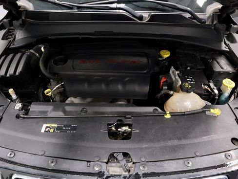 Used 2017 Jeep Compass Latitude w/ Cold Weather Group image 17