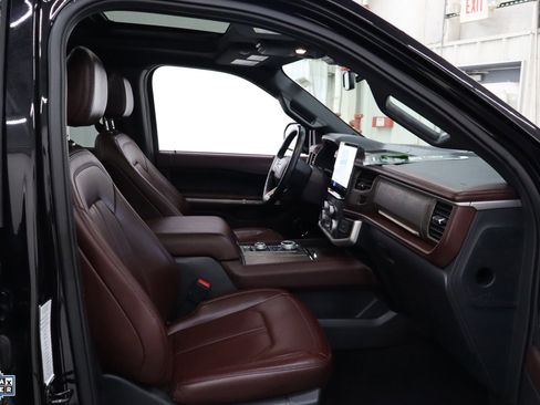 Used 2024 Ford Expedition Max Limited image 32