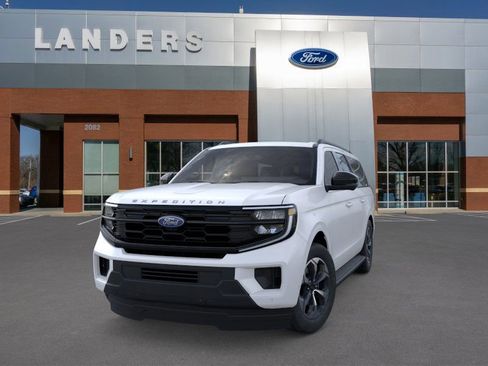 New 2026 Ford Expedition Max Active image 2