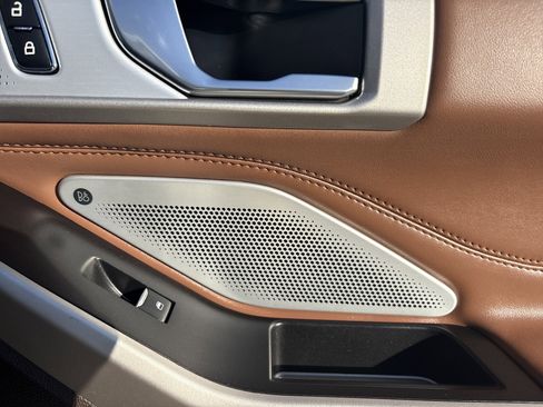 Used 2024 Ford Explorer King Ranch w/ Technology Package image 10