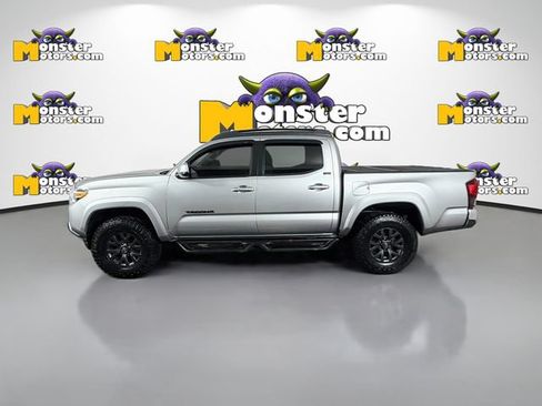 Used 2023 Toyota Tacoma SR5 AWD/4WD image 8