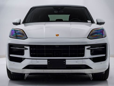 Certified 2025 Porsche Cayenne Coupe image 6