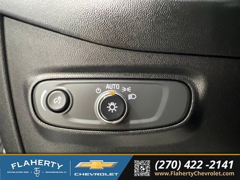 Used 2019 Chevrolet Equinox LT w/ Sun & Navigation Package FWD image 24