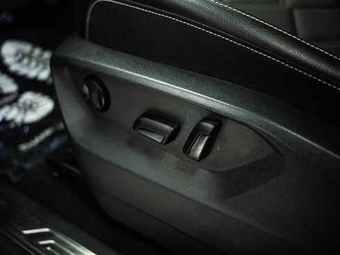 Used 2025 Volkswagen Atlas SE image 17