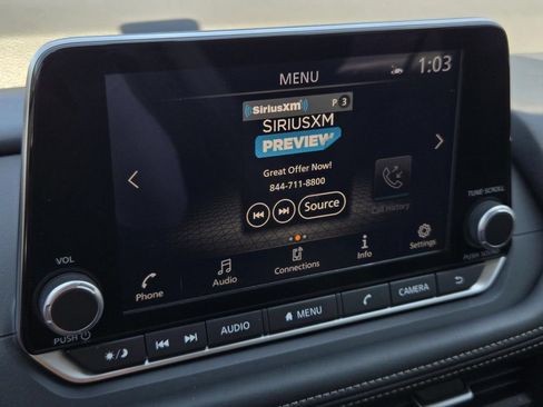 Certified 2025 Nissan Rogue SV FWD image 22