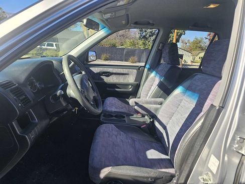 Used 2003 Honda CR-V LX image 9