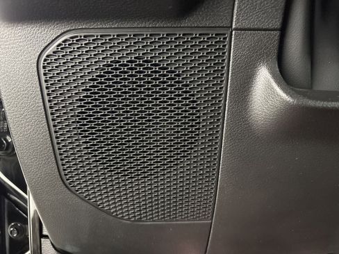 Used 2025 Jeep Wrangler Sahara image 22