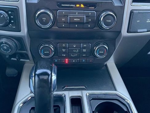 Used 2019 Ford F150 Lariat image 31