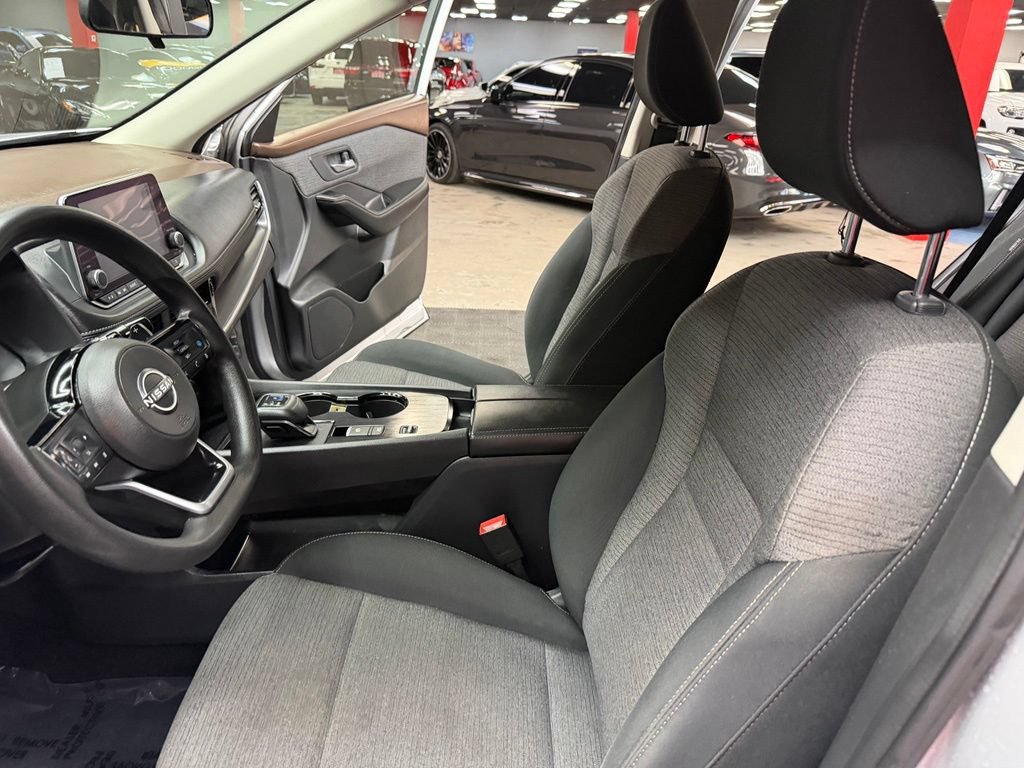 Used 2022 Nissan Rogue SV FWD image 32