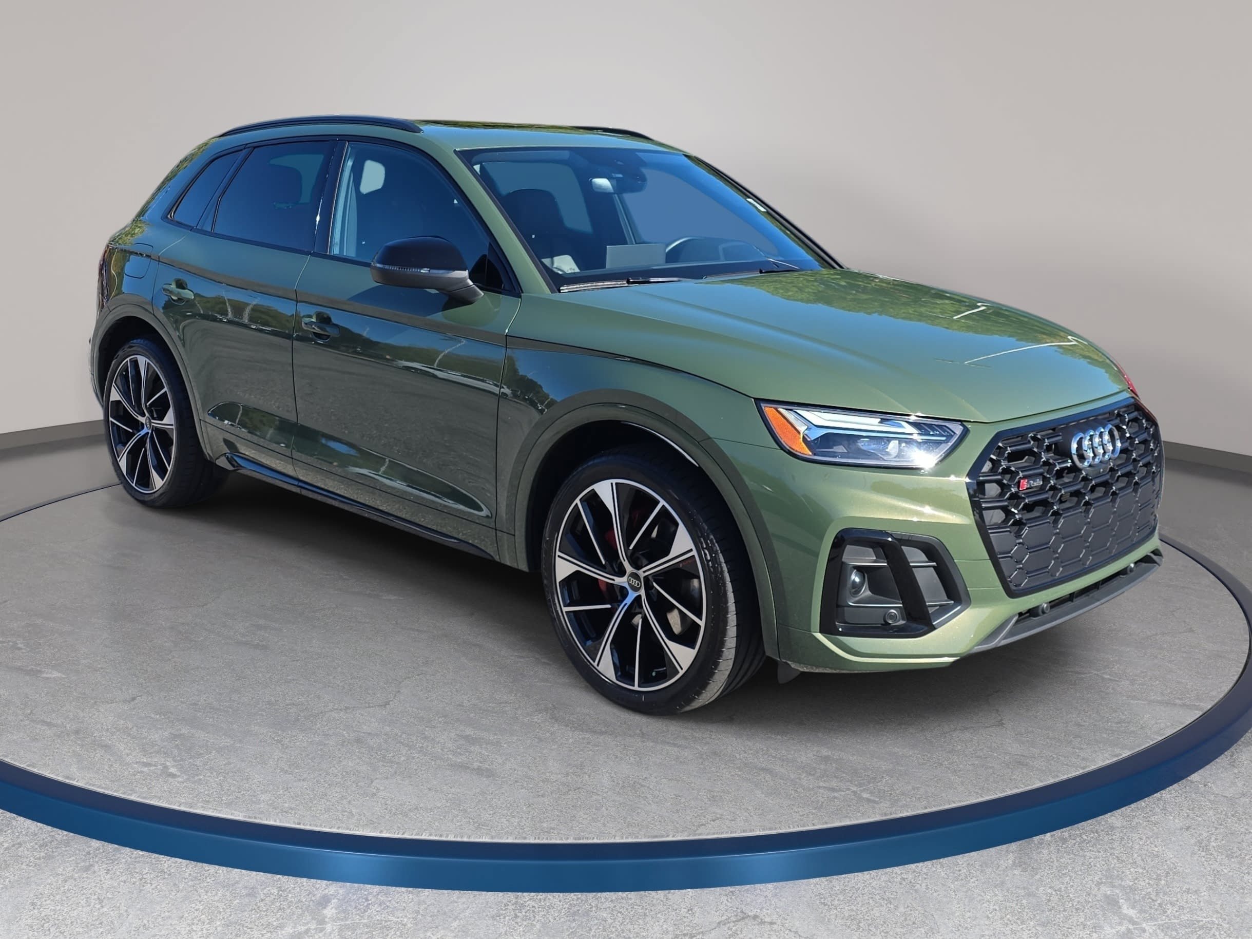 Used 2024 Audi SQ5 Premium Plus AWD/4WD image 3