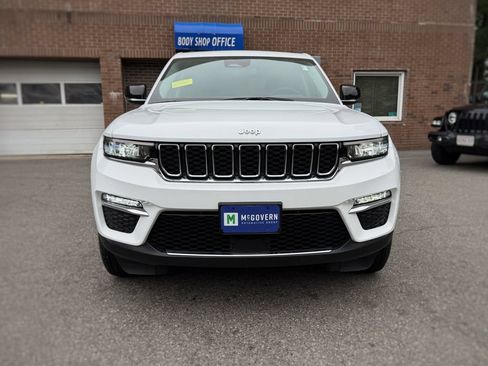 Used 2023 Jeep Grand Cherokee Limited AWD/4WD image 2