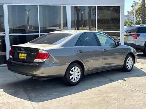 Used 2006 Toyota Camry LE FWD image 3