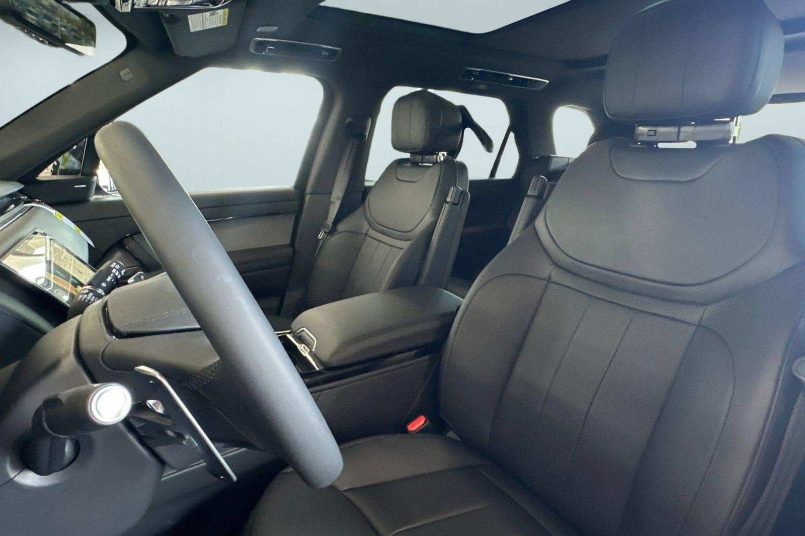 New 2026 Land Rover Range Rover Sport Dynamic SE AWD/4WD image 5