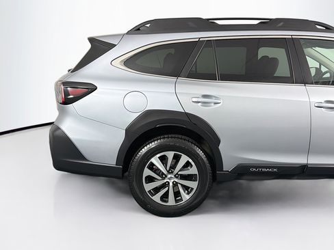 Used 2023 Subaru Outback Premium AWD/4WD image 46