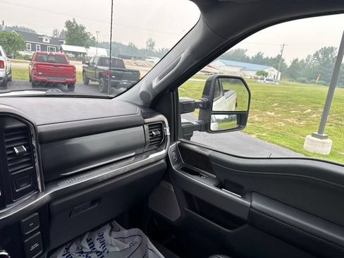 Used 2024 Ford F250 Lariat w/ Sport Appearance Package AWD/4WD image 33