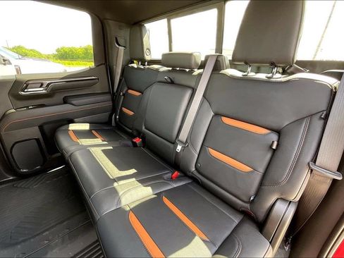 Used 2025 GMC Sierra 1500 AT4 w/ AT4 Premium Package AWD/4WD image 19