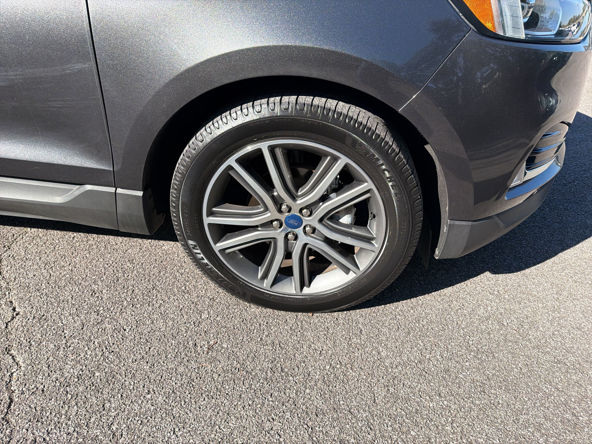 Used 2020 Ford Edge Titanium FWD image 37